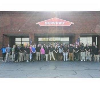 large picture of SERVPRO employees 